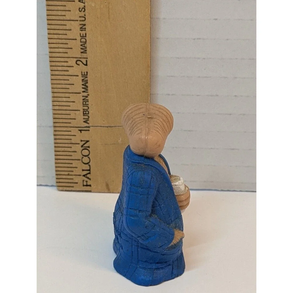 1982 ET The Extra-Terrestrial Vintage 1.75” PVC Figure Blue Robe Beer Can